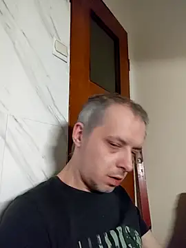 szajbusek41 online show from February 6, 2026, 5:01 am