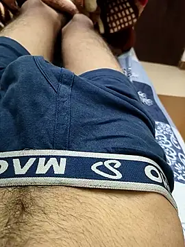 king boy070 online show from December 21, 2025, 7:48 am