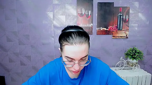 MiraBabe  online show from November 18, 2025, 9:14 am