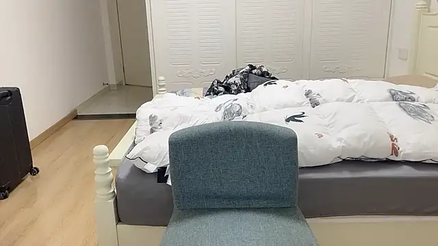 xlong00099 online show from November 7, 2025, 12:49 pm