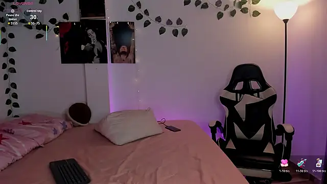 SophiieParkeer online show from November 6, 2025, 6:31 pm