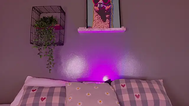 KeendraFox  online show from October 21, 2025, 10:27 am