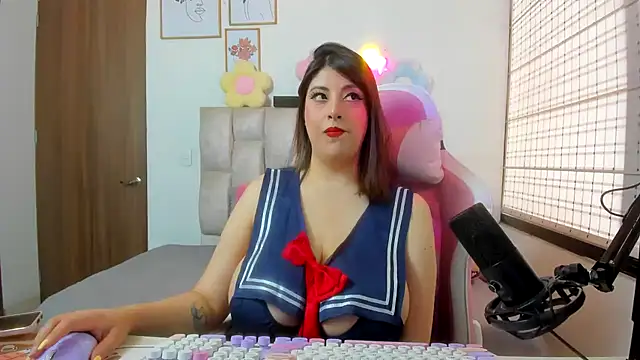 Snapshot of queenalexxa111 chatting on May 13, 2026, 12:57 pm queenalexxa111 online show from May 13, 2026, 12:57 pm