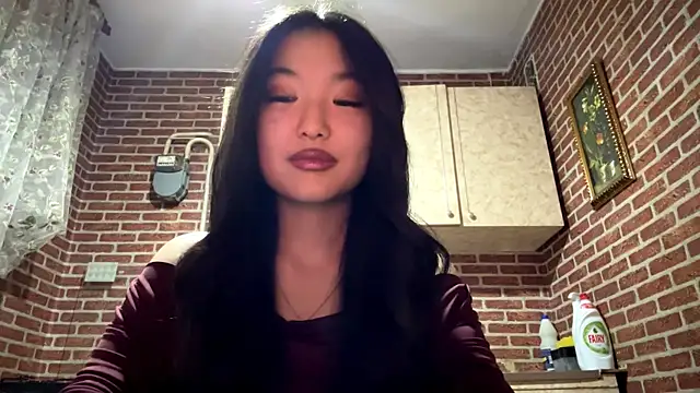 EmmaLeexth online show from December 22, 2025, 2:03 pm