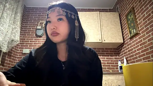 EmmaLeexth online show from February 19, 2026, 4:58 pm