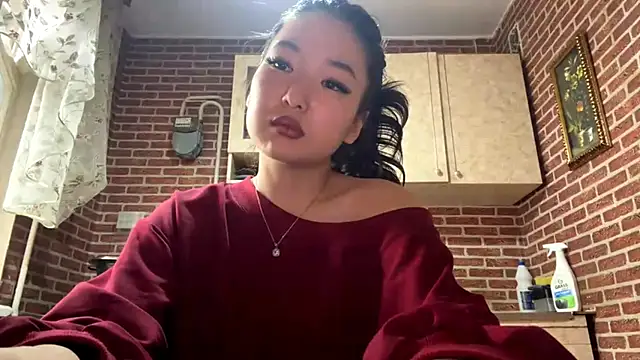 EmmaLeexth online show from April 4, 2026, 11:08 am