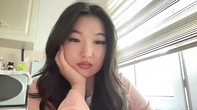 EmmaLeexth online show from April 30, 2026, 4:19 am