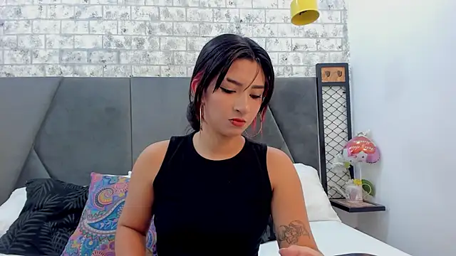 KENDRAOWEN online show from October 2, 2025, 8:38 pm