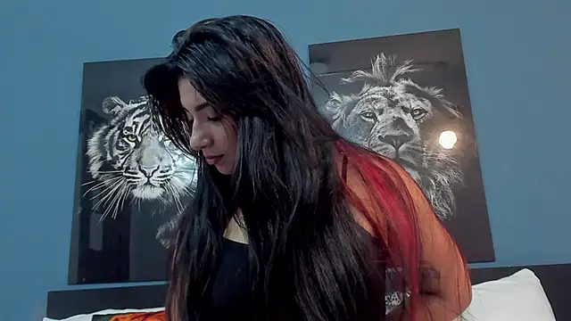 KENDRAOWEN online show from October 10, 2025, 7:57 pm