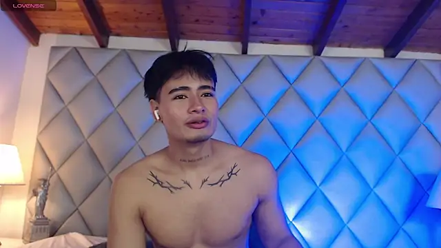 Clement Reyes online show from November 4, 2025, 1:21 pm