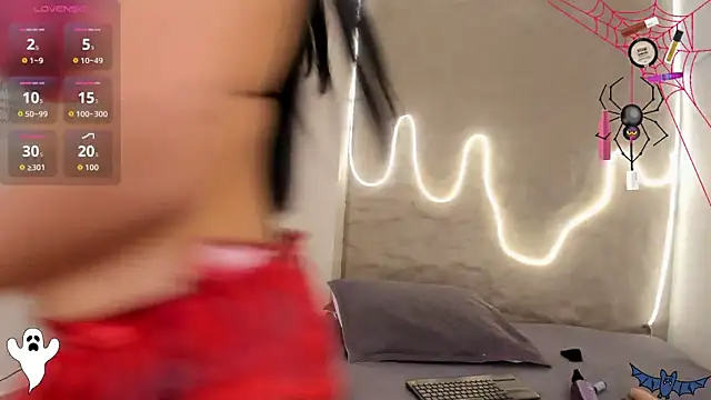 Naomy gyal online show from October 29, 2025, 7:04 pm