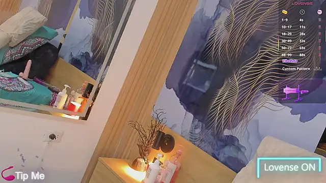 Anabacker01 online show from October 13, 2025, 7:47 pm