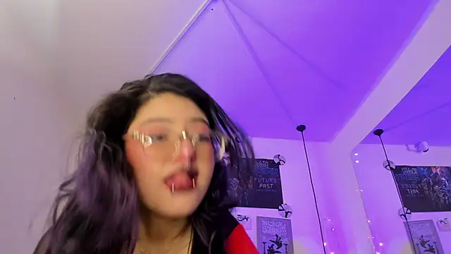 SabrinaV  online show from June 4, 2026, 11:27 am