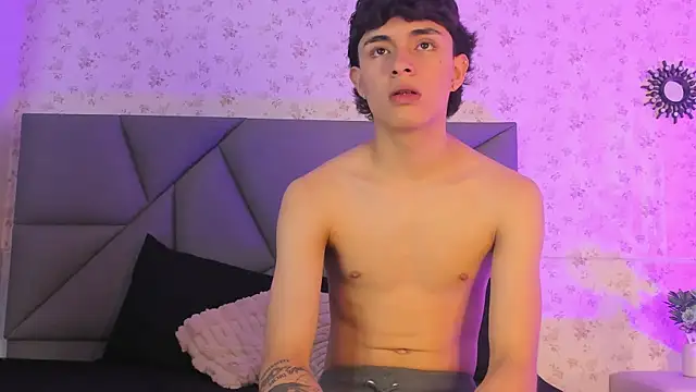 meganandtylerr19 online show from October 17, 2025, 3:42 am