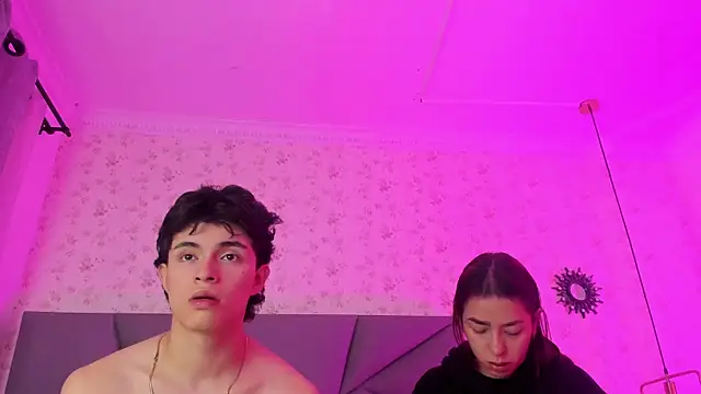 meganandtylerr19 online show from November 24, 2025, 1:33 pm