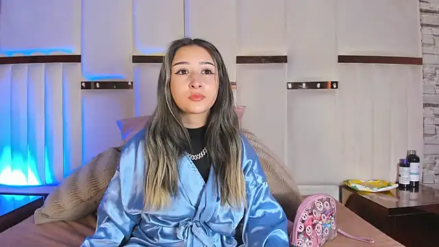 ANLLELOAndANGELA online show from April 10, 2026, 4:33 pm