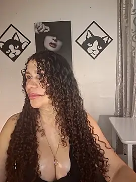 Lina 444 online show from June 4, 2026, 9:54 pm