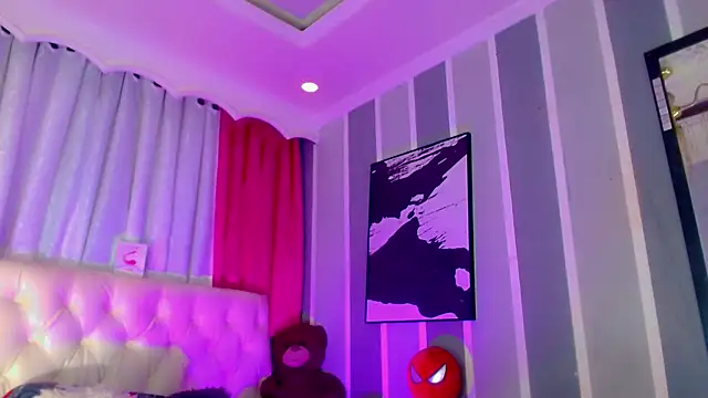 Julia Bulette1 online show from April 23, 2026, 12:56 am