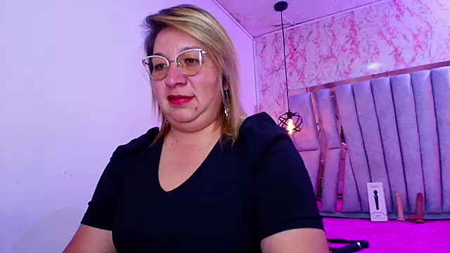 MaylinRosse  online show from November 5, 2025, 7:36 pm