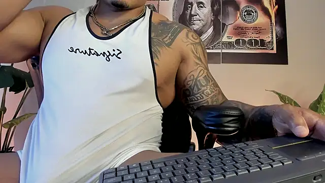 Snapshot of chrizmacgregor chatting on June 3, 2026, 6:13 pm chrizmacgregor online show from June 3, 2026, 6:13 pm