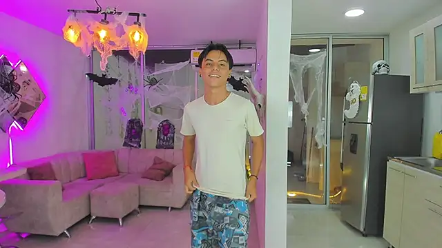 Snapshot of Houseofwarrios chatting on September 25, 2025, 5:22 am Houseofwarrios online show from September 25, 2025, 5:22 am