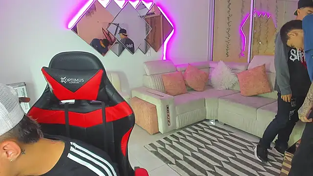 Snapshot of Houseofwarrios chatting on November 20, 2025, 5:29 am Houseofwarrios online show from November 20, 2025, 5:29 am