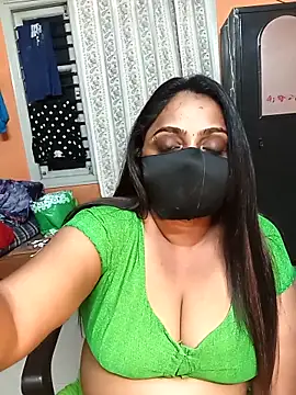 Snapshot of queendivya chatting on May 8, 2026, 6:02 pm queendivya online show from May 8, 2026, 6:02 pm