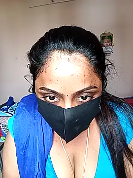 Snapshot of queendivya chatting on May 10, 2026, 4:17 am queendivya online show from May 10, 2026, 4:17 am