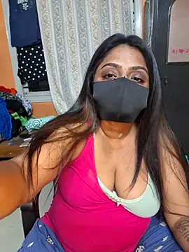 Snapshot of queendivya chatting on June 2, 2026, 4:53 pm queendivya online show from June 2, 2026, 4:53 pm
