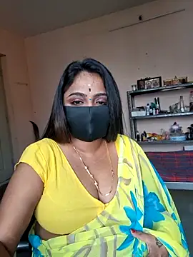 Snapshot of queendivya chatting on June 3, 2026, 5:21 am queendivya online show from June 3, 2026, 5:21 am