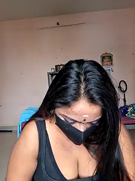 Snapshot of queendivya chatting on June 6, 2026, 5:23 am queendivya online show from June 6, 2026, 5:23 am