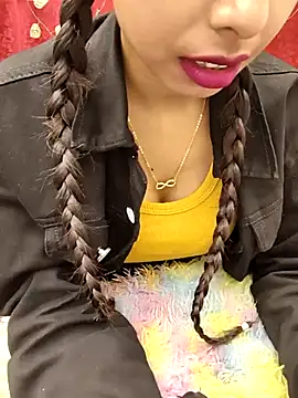 Snapshot of Sweets-jaanu chatting on January 5, 2026, 5:27 pm Sweets-jaanu online show from January 5, 2026, 5:27 pm