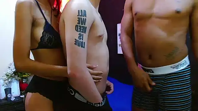 SSEXYY BITCHH online show from October 8, 2025, 6:33 am