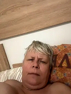 Snapshot of VyC7564 chatting on October 4, 2025, 9:07 am VyC7564 online show from October 4, 2025, 9:07 am