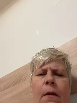 Snapshot of VyC7564 chatting on November 6, 2025, 10:05 am VyC7564 online show from November 6, 2025, 10:05 am