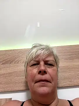 Snapshot of VyC7564 chatting on November 15, 2025, 8:33 am VyC7564 online show from November 15, 2025, 8:33 am