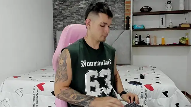 BooyHott  online show from March 6, 2026, 7:21 pm