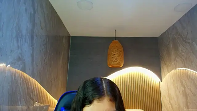 dany r  online show from November 12, 2025, 1:44 pm