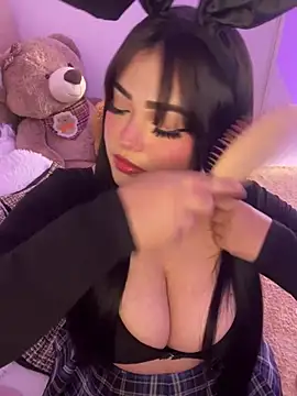 Mericute  online show from April 6, 2026, 1:03 am