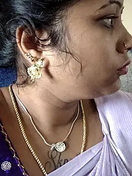 sweetqueen143 online show from September 26, 2025, 3:10 am