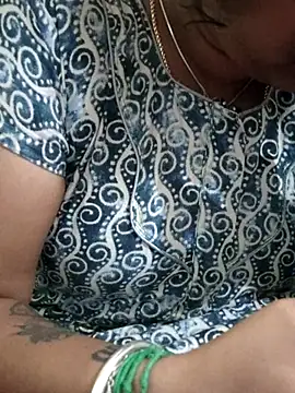 sweetqueen143 online show from September 27, 2025, 4:12 pm