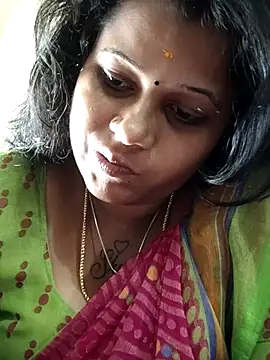 sweetqueen143 online show from September 30, 2025, 3:11 am