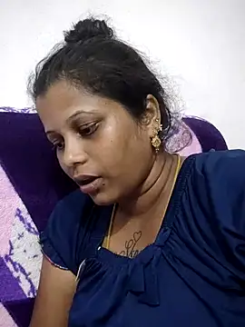 sweetqueen143 online show from May 2, 2026, 3:28 pm