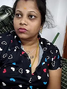 Snapshot of sweetqueen143 chatting on May 15, 2026, 11:45 pm sweetqueen143 online show from May 15, 2026, 11:45 pm