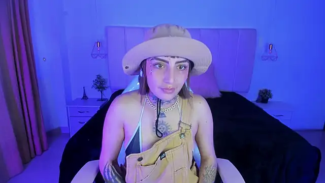 Gyal 8  online show from December 14, 2025, 4:07 am