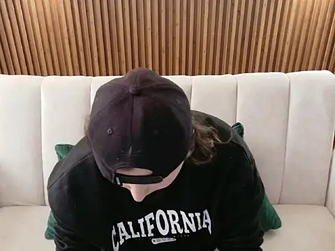 dirty feelena online show from March 3, 2026, 6:03 pm