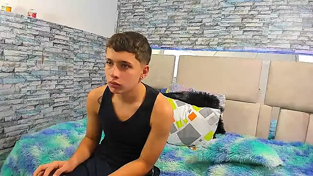 Julian wolf18 online show from October 10, 2025, 3:00 pm