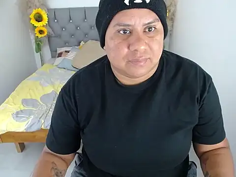 hotlesby valery online show from January 6, 2026, 12:09 pm