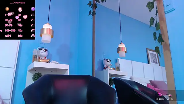 PenelopeBond online show from October 10, 2025, 12:48 pm