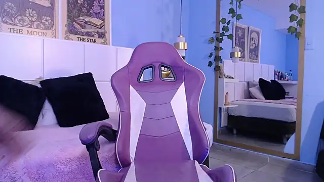 PenelopeBond online show from December 5, 2025, 7:17 am